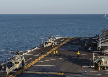 La marine américaine dans le détroit d’Ormuz, nervosité en Iran