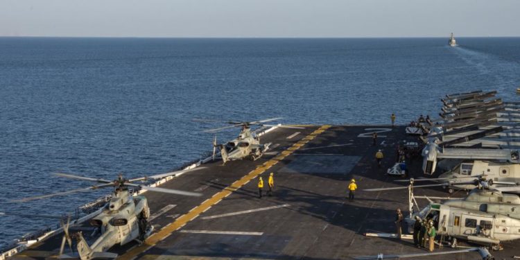 La marine américaine dans le détroit d’Ormuz, nervosité en Iran