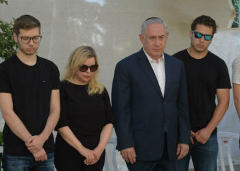 La famille Netanyahou demande l’extension de la protection de l’Etat pour Sarah, Yair et Avner