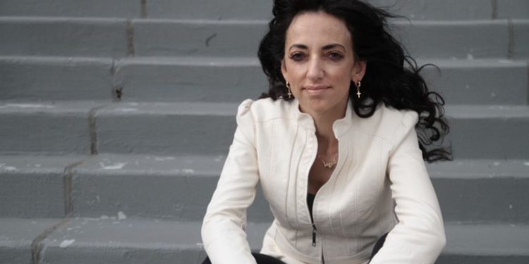 Une activiste arabe-israélienne proche de terroristes, candidate au Congrès dans le Michigan