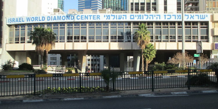 Un rapprochement surprenant : Israël et le Qatar conviennent de se livrer au commerce de diamants