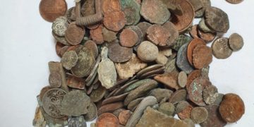 La police cherchait des armes, elle a découvert un trésor national