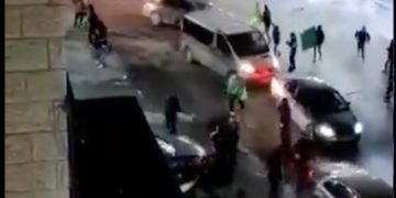 Des émeutiers palestiniens affrontent la police dans le camp de réfugiés de Shuafat à Jérusalem