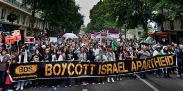 Le mouvement anti-israélien « Jewish Voice for Peace » lance une célébration de Hanukkah avec un appel au boycott