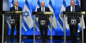 Déclaration de Naftali Bennett lors de sa conférence de presse avec Lapid et Liberman suite au vote du budget