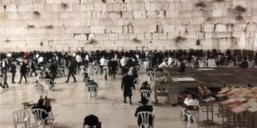 Le parti Shas répond à Bennett : « Le Mur occidental n’est pas le shuk haCarmel – il n’est pas ouvert aux négociations »