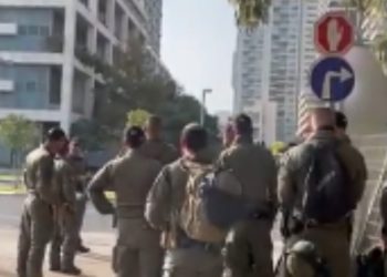 Affrontements entre la police et des activistes et résidents dans l’évacuation de Givat Amal, à Tel Aviv