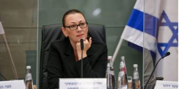 A la demande du ministre Kahana, la loi sur la conversion a été repoussée