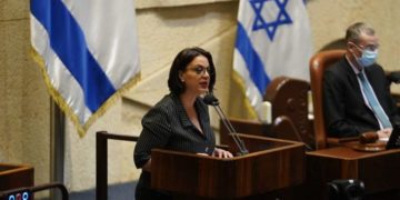 Un établissement d’enseignement qui ne hisse pas le drapeau recevra une très lourde amende : 10% de son budget