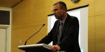 Yariv Levin (Likoud) à Mickey Levy (Yesh Atid) : « les ministres refusent de répondre aux questions »