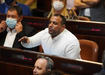 La police ouvre une enquête criminelle sur le député de Yamina qui a voté deux fois à la Knesset