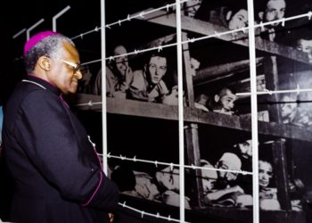 Le CRIF se joint au Hamas, à l&rsquo;OLP et à BDS dans son hommage à Desmond Tutu