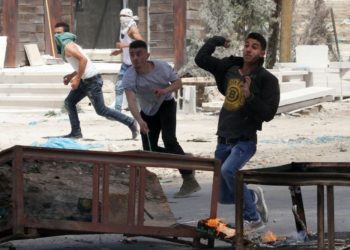 Terrorisme : Dégâts importants à un véhicule lors d’une attaque de jets de pierre en Samarie