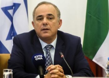 Après avoir déclaré que le vaccin devrait être obligatoire, le député Yuval Steinitz reçoit des menaces de mort