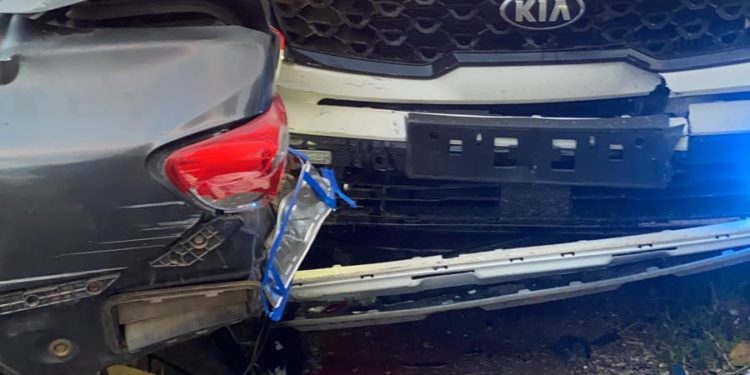 Un Arabe de Taibeh a percuté une voiture de police lors d’une course-poursuite