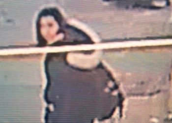 La police a arrêté la jeune Arabe qui a poignardé une femme à Jérusalem, et diffuse la vidéo de l’attaque