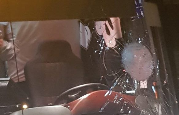 Jet de pierres sur un bus – un chauffeur blessé