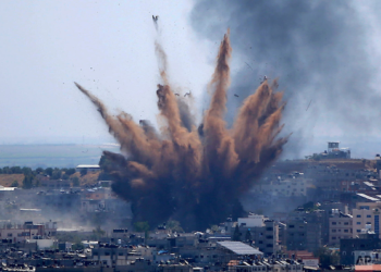 L’image du jour d’Associated Press : un conseil d’amis