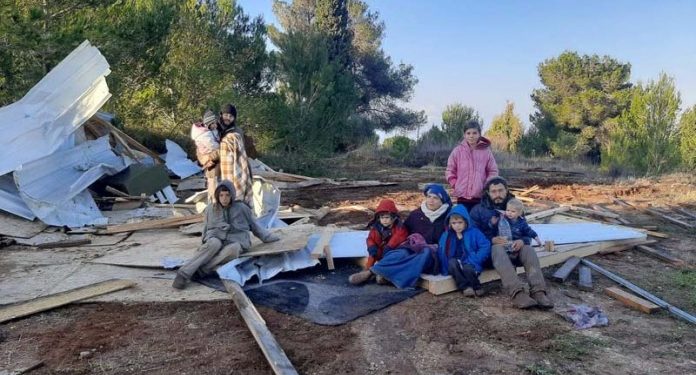 Quelques jours après le meurtre de Yehuda Dimentman, le gouvernement Bennett démolit des parties de Homesh