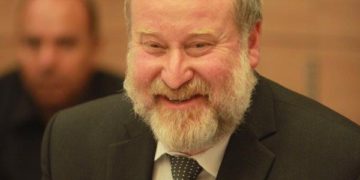 Procès Netanyahou : « Mandelblit est déstabilisé, les affaires s’effondrent », accuse le député Zohar