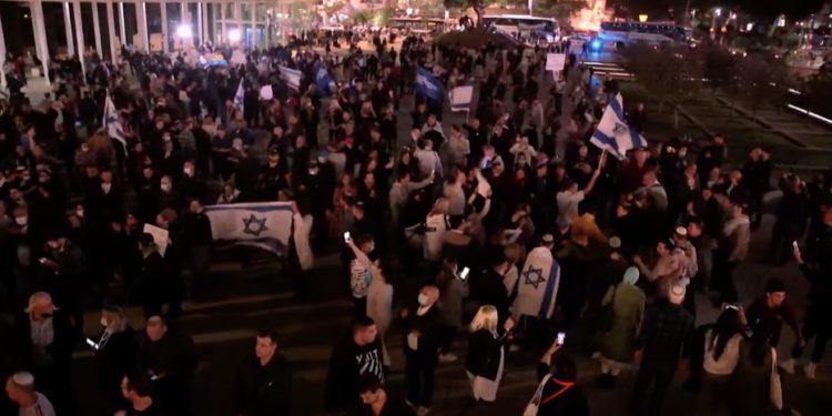 Manifestation massive de la droite à Tel Aviv mardi soir – voir ou revoir la vidéo