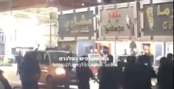 Jénine : Les forces de sécurité de l’Autorité palestinienne obligées de battre en retraite