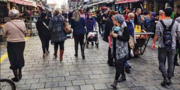 Incroyable : Des dizaines de personnes négatives – si ce n&rsquo;est des centaines – ont violé la quarantaine