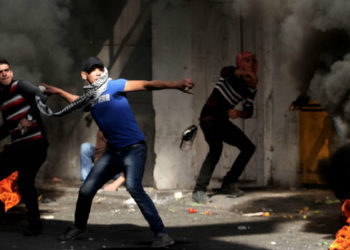 Des combattants de Tsahal ouvrent le feu sur des terroristes lanceurs de pierres en Samarie