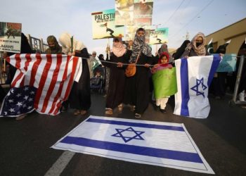 Manifestation dans la ville pakistanaise de Karachi en soutien aux « Palestiniens », contre Israël et l&rsquo;Amérique