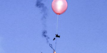 Terrorisme, encore et toujours : Un ballon incendiaire a explosé au-dessus d’un kibboutz