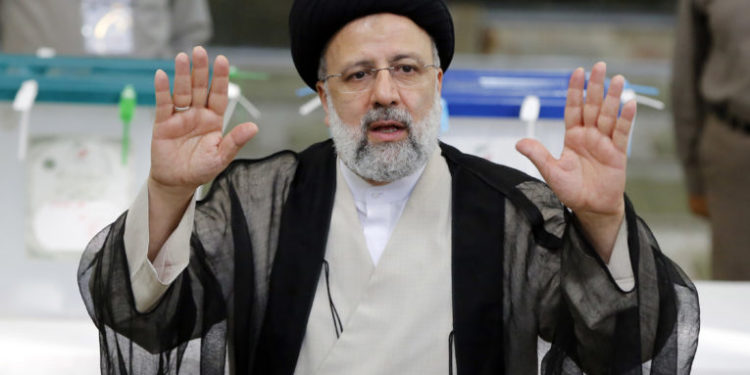 En raison de la crise dans les négociations nucléaires, la monnaie iranienne s’effondre