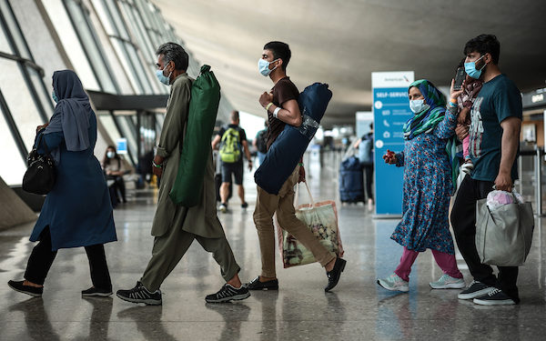 Israël a fait un don de 500 000 dollars aux réfugiés afghans dans le cadre de l’effort mené par l’ONU