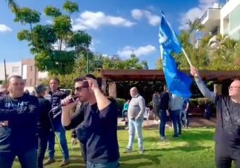 Après Bibi, Bennet : des entrepreneurs manifestent devant le domicile de Bennett et demandent sa démission