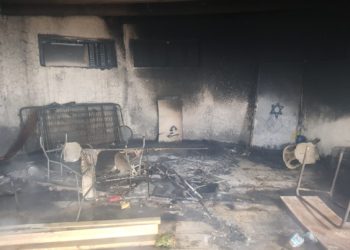 Une synagogue a été totalement incendiée dans le sud des montagnes d&rsquo;Hébron