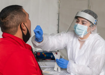 Le variant Omicron va contaminer entre un tiers et un quart de la population israélienne jusqu&rsquo;à fin janvier