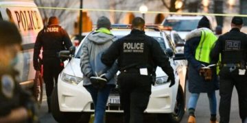 Des manifestants anti-israéliens antisémites arrêtés devant l&rsquo;ambassade d&rsquo;Israël à Washington