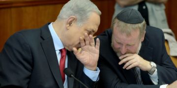 Netanyahou négocie un accord de plaidoyer dans lequel il démissionnerait