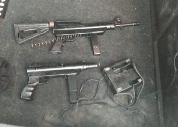 Saisie d&rsquo;armes de guerre dans la voiture d&rsquo;un arabe