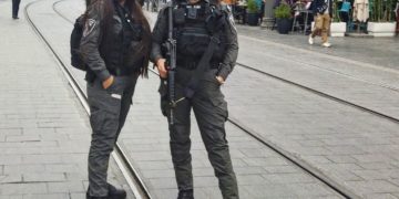 Le programme de l’armée israélienne d’intégration des femmes dans les unités cybernétiques recueille un million de dollars