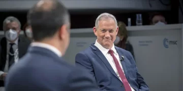 « Les Palestiniens auront ‘une entité’, pas un État », déclare Gantz