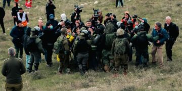 Le hideux visage de haine des « pacifistes » qui agressent les pionniers juifs de Samarie