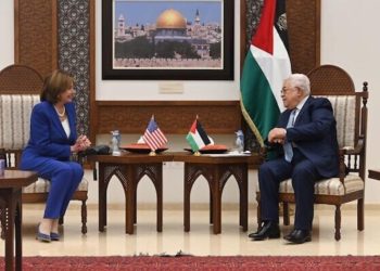 La sorcière Nancy Pelosi a rencontré Abu Mazen pour discuter évidemment du mythe de la « solution à deux États »