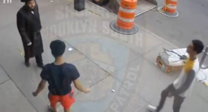 New-York : les agressions antisémites en hausse de 409 %. Les coupables : des Noirs, essentiellement