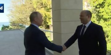Première rencontre de Poutine avec un dirigeant étranger consacrée à l’Ukraine, Bennett s’est rendu au Kremlin samedi