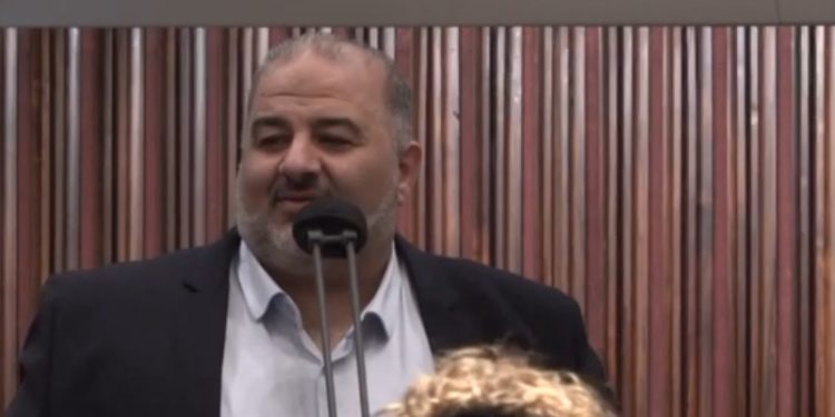 La coalition tente de calmer le RAAM (Après l’approbation de la loi sur la citoyenneté contre le regroupement familial)