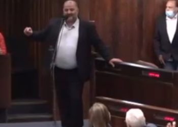 La coalition tente de calmer le RAAM (Après l’approbation de la loi sur la citoyenneté contre le regroupement familial)