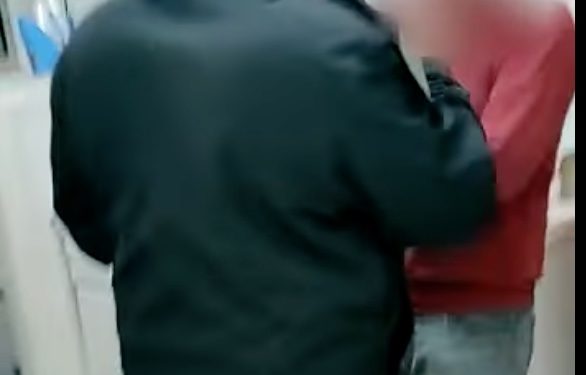 L’homme qui a éliminé le terroriste de Be’er Sheva a peur des représailles, mais la police a refusé de lui rendre ses armes