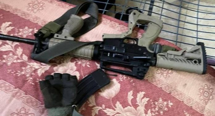 Les FDI se heurtent à la foule arabe alors que des centaines de Juifs prient au tombeau de Joseph