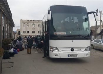 Des bus entiers de réfugiés juifs orthodoxes ont fui les lignes de front ukrainien
