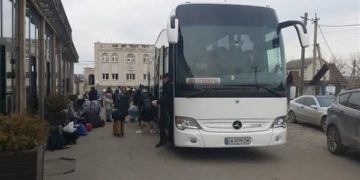 Des bus entiers de réfugiés juifs orthodoxes ont fui les lignes de front ukrainien